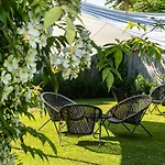 Hotel Les Maisons De Lea & - Radisson Individuals Honfleur
