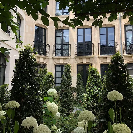 Les Maisons De Lea & - Radisson Individuals Hotel 4*